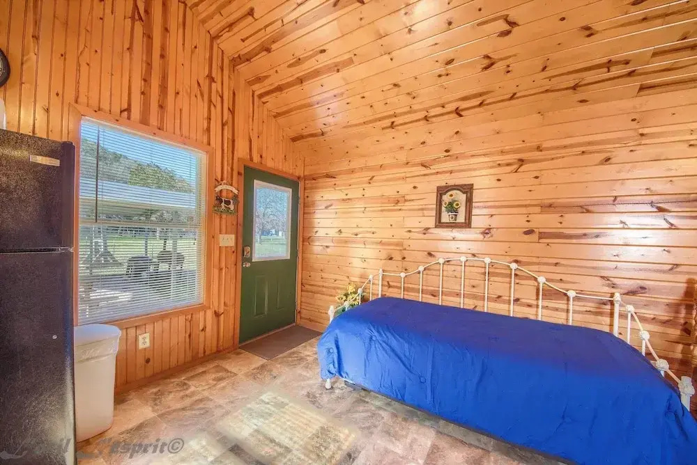 Sunflower Rr9122sf 1 Bedroom Home by RedAwning
