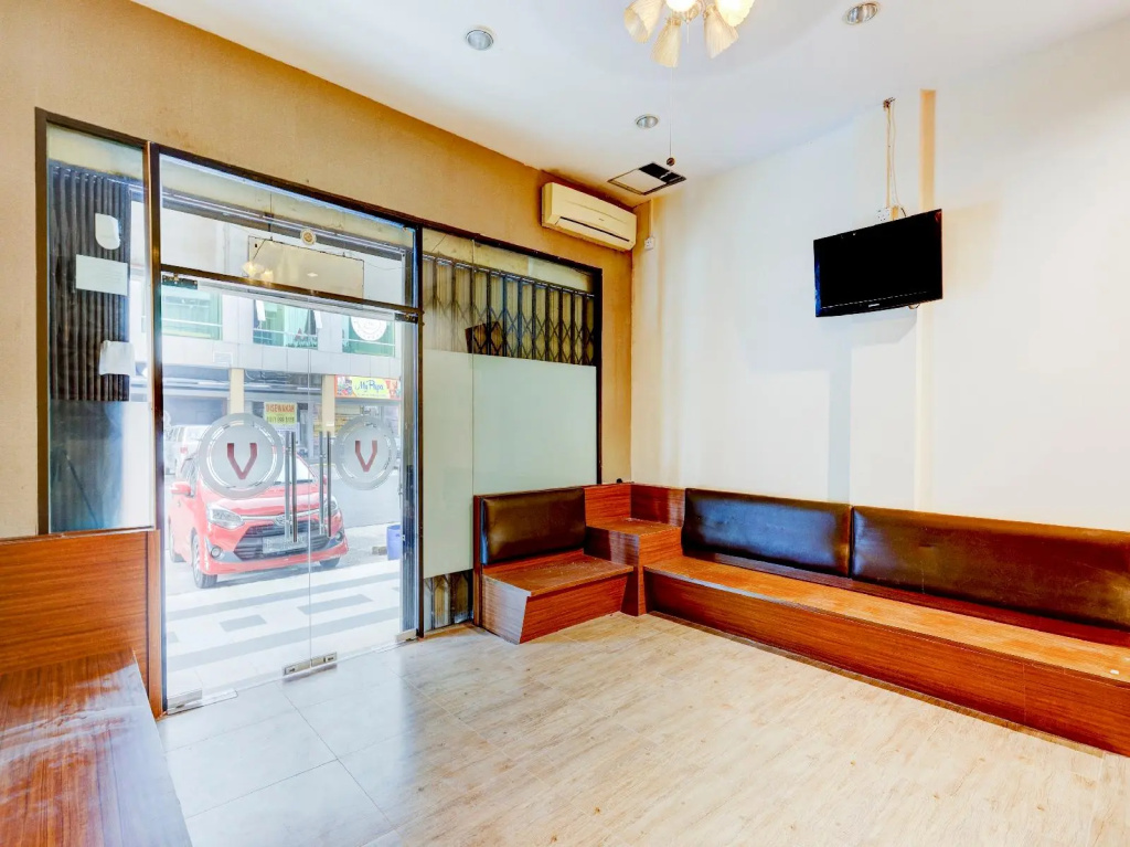 OYO 90351 Hotel Five Star 1