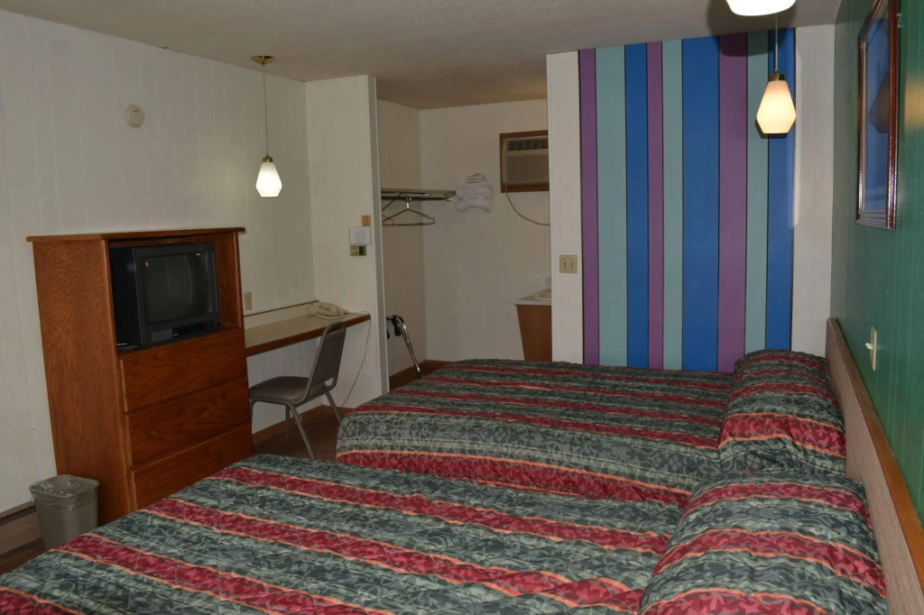 Edgetowner Motel