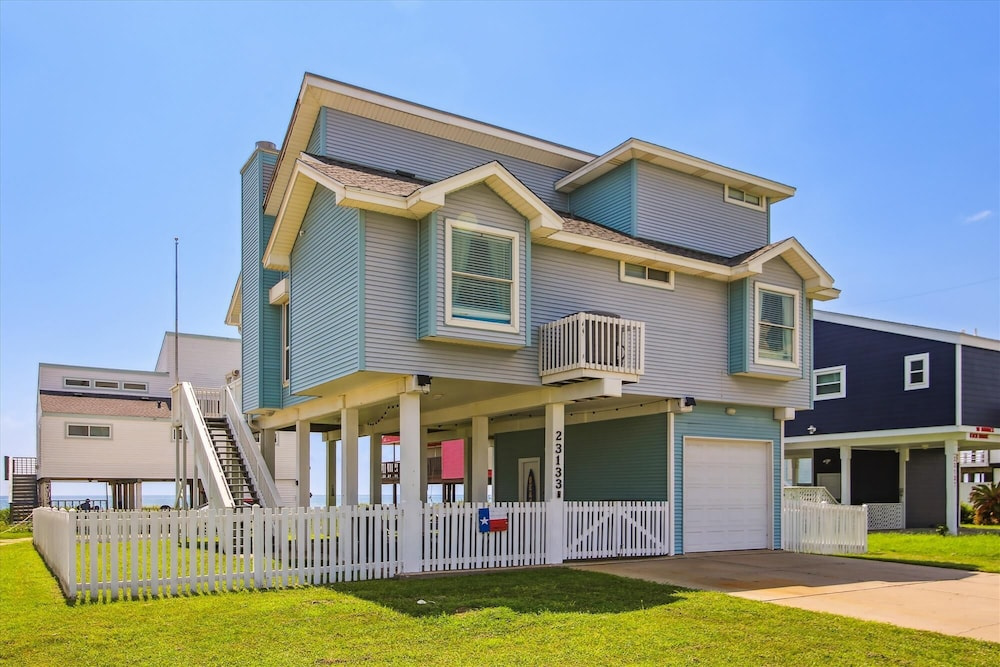 Pelican Path by Ryson Vacation Rentals