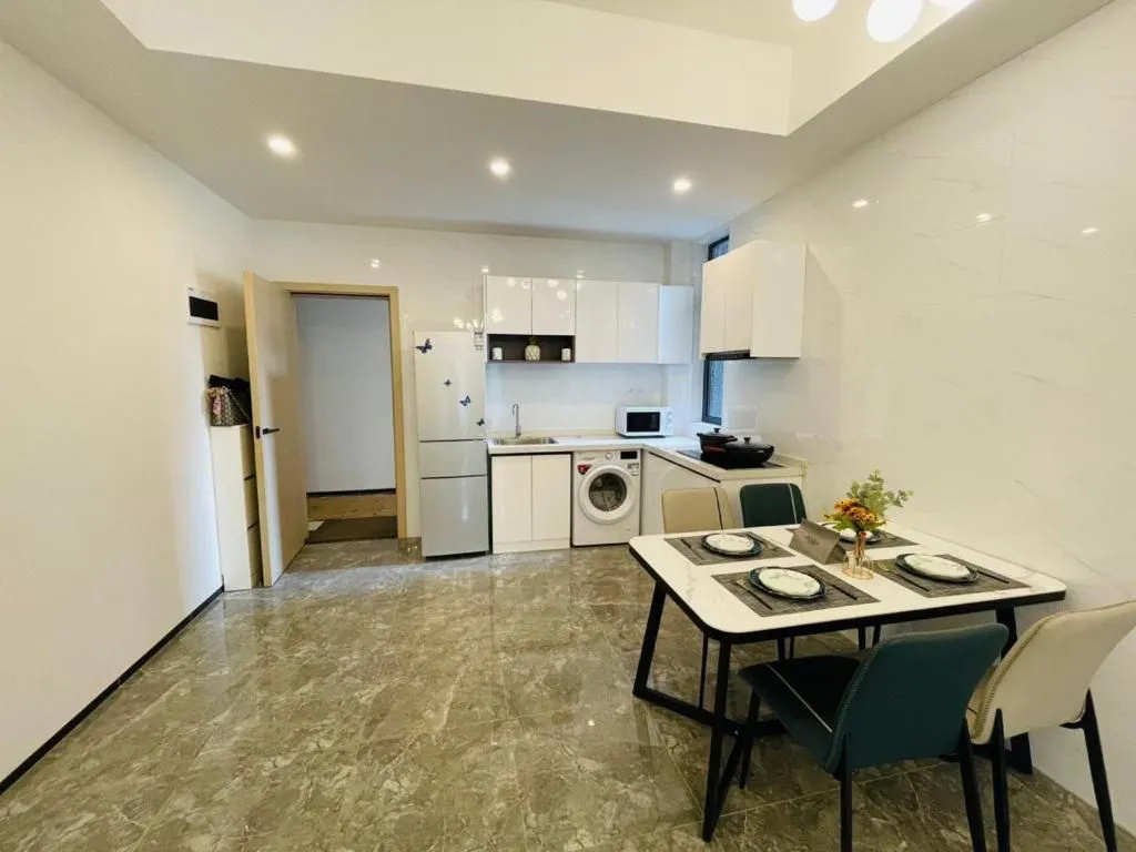 Elizabeth Golf Apartment