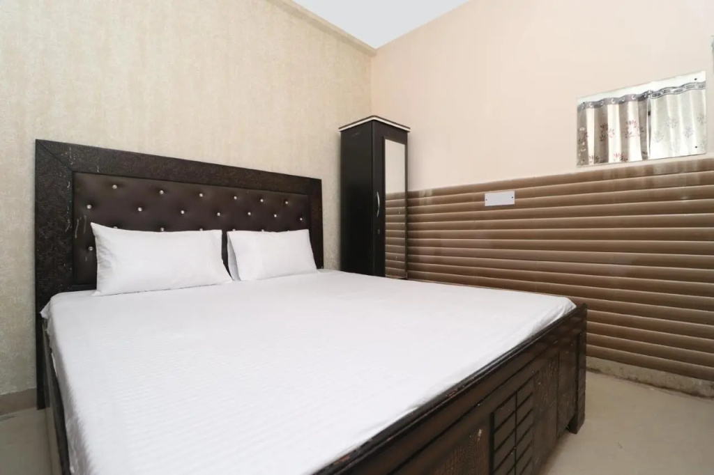 Oyo Flagship 701061 Hotel Arya