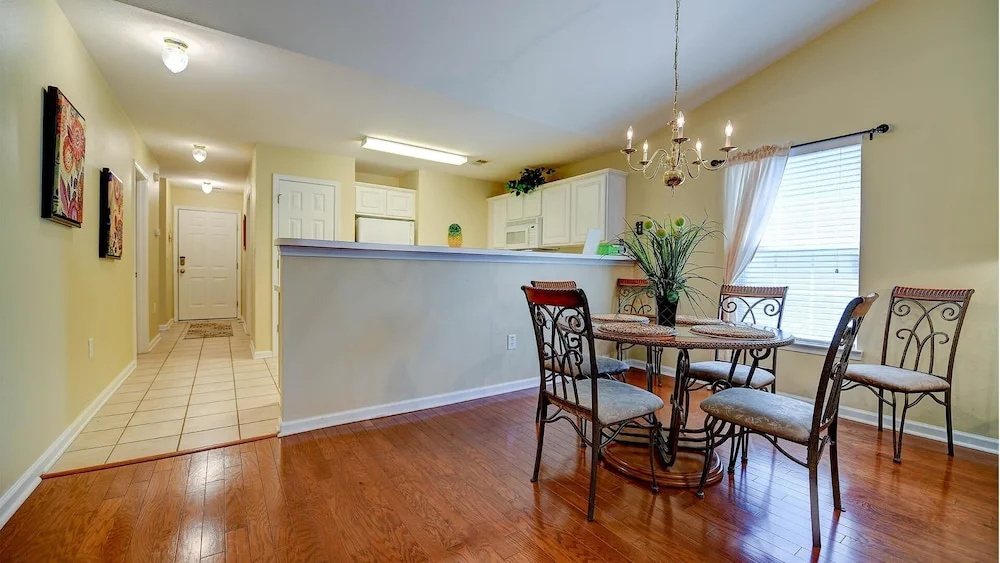 #64C True Blue - 3 Br home by RedAwning