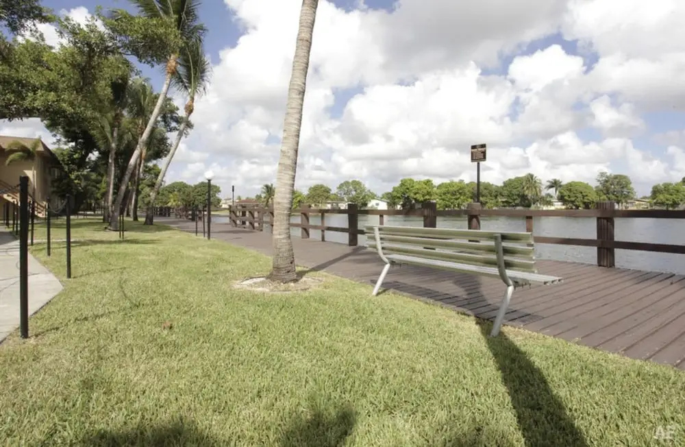 Lauderdale Lakes Getaway