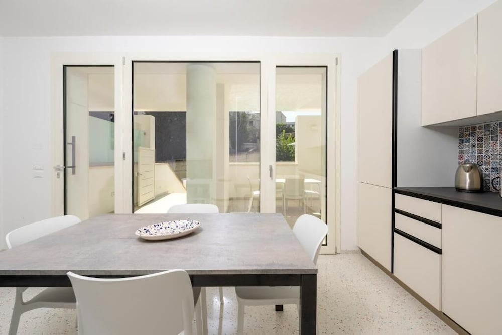 Perle Marine Suite Apartments