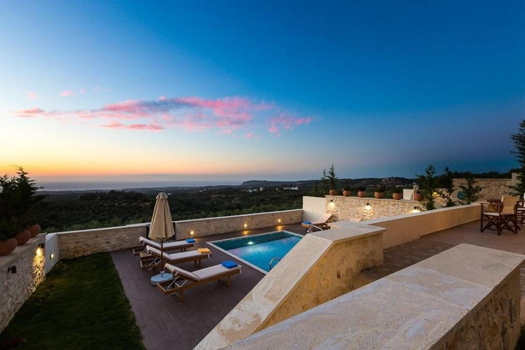 Family villa, Fantastic views, Private pool, Free laptop 3