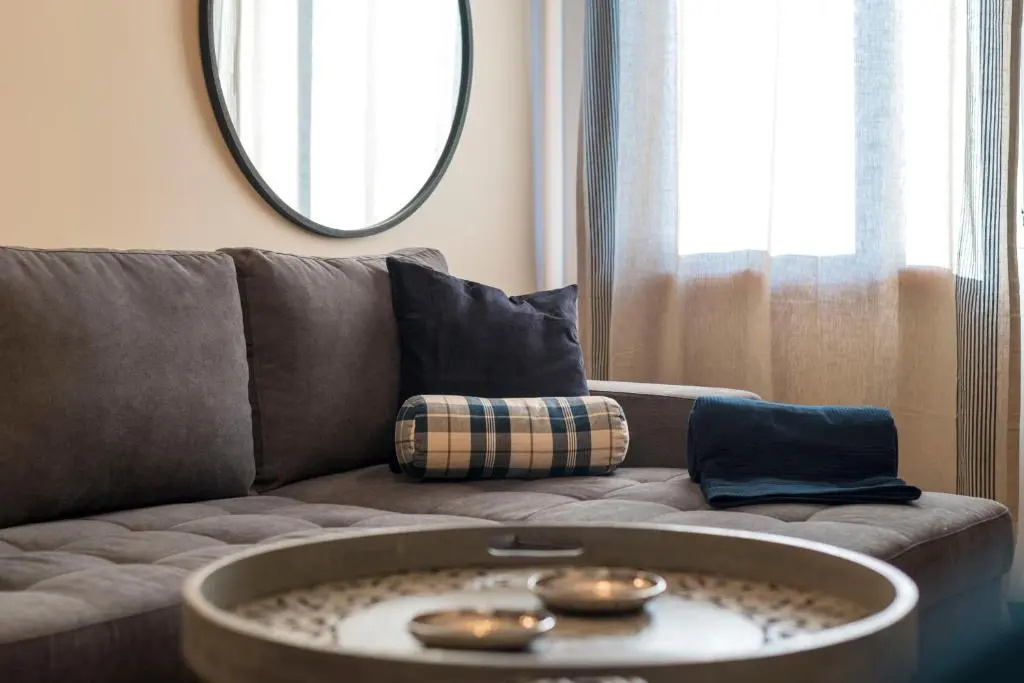 LovelyStay - Homey Feeling Flat w/ Free Parking