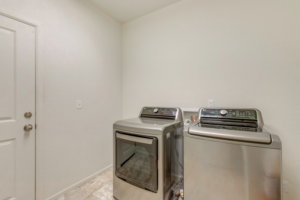 GVR Golf Retreat w/ Views! 9 Mi to Denver Airport
