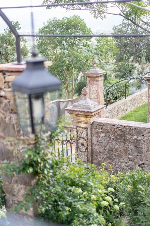 Tramonto Farmhouse Contemporary Tradition