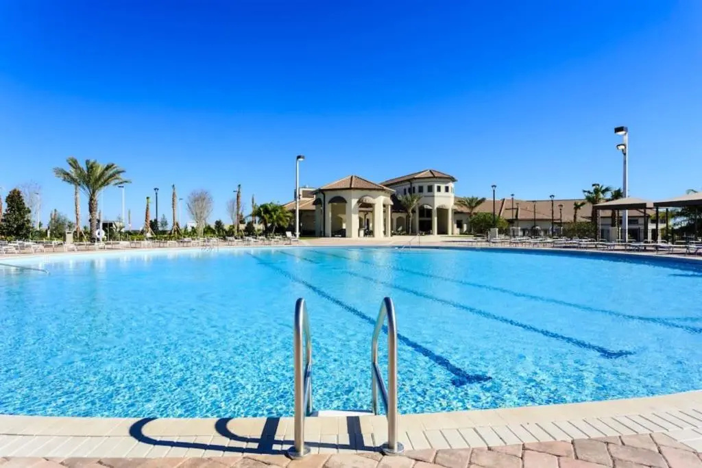 Engaged Your Dream vacation in Champion Gates Large 8 Bedroom Home