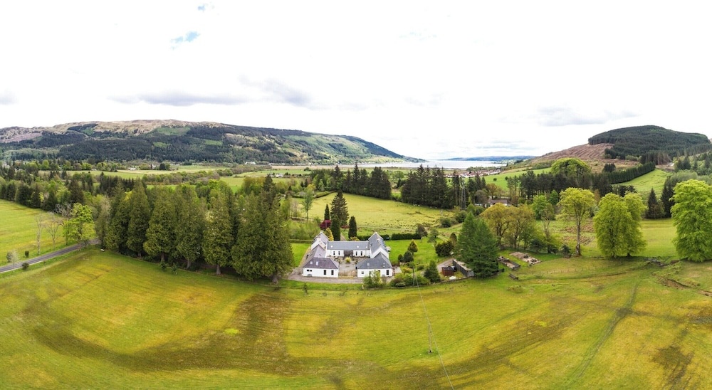 Spacious Argyll Farmhouse in an Idyllic Setting
