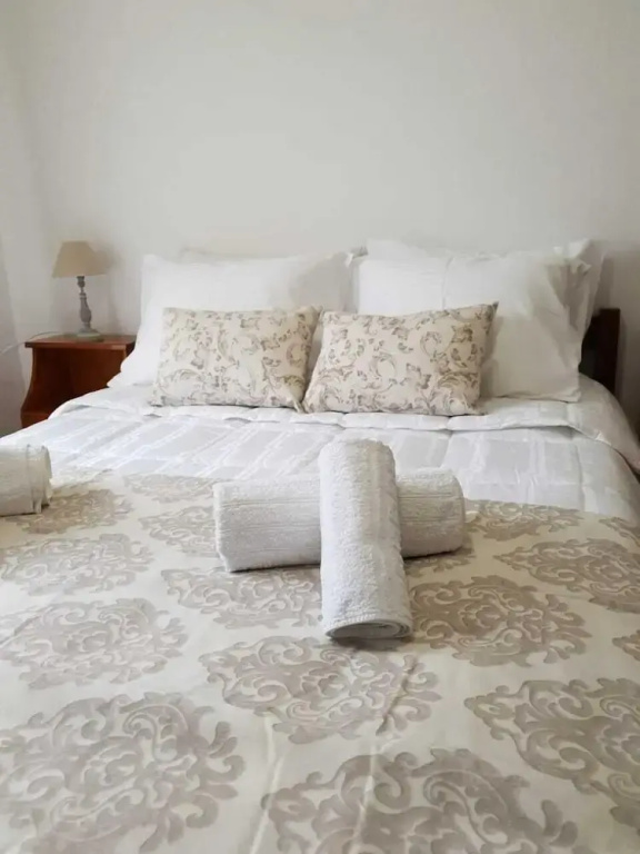 Lovely Flat Near Port! Few Min From City Center