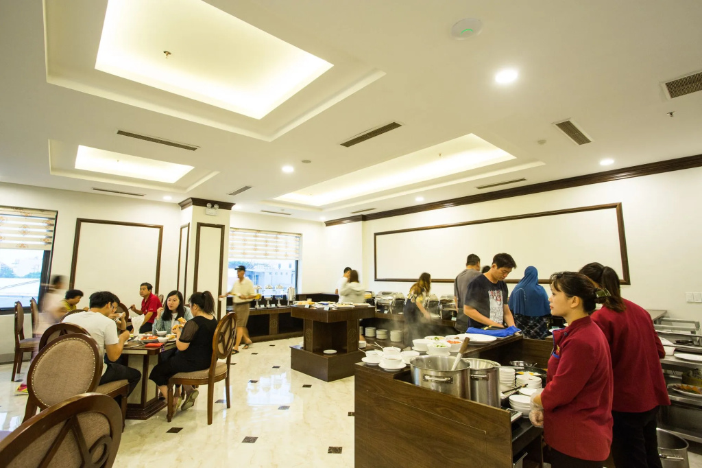 Song Loc Luxury Hotel