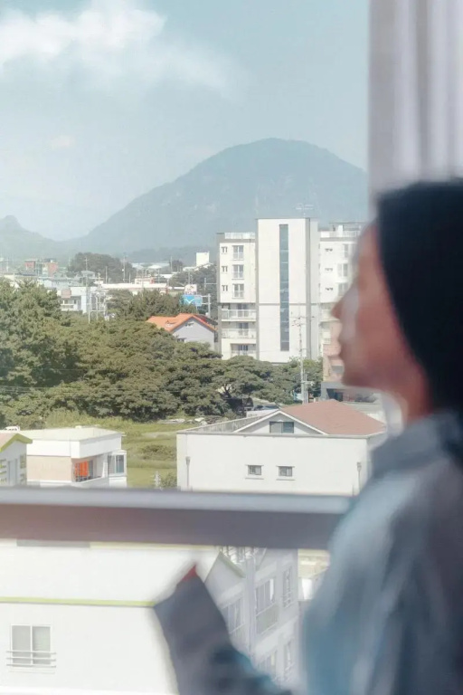 Kenny Stay Jeju Mosulpo
