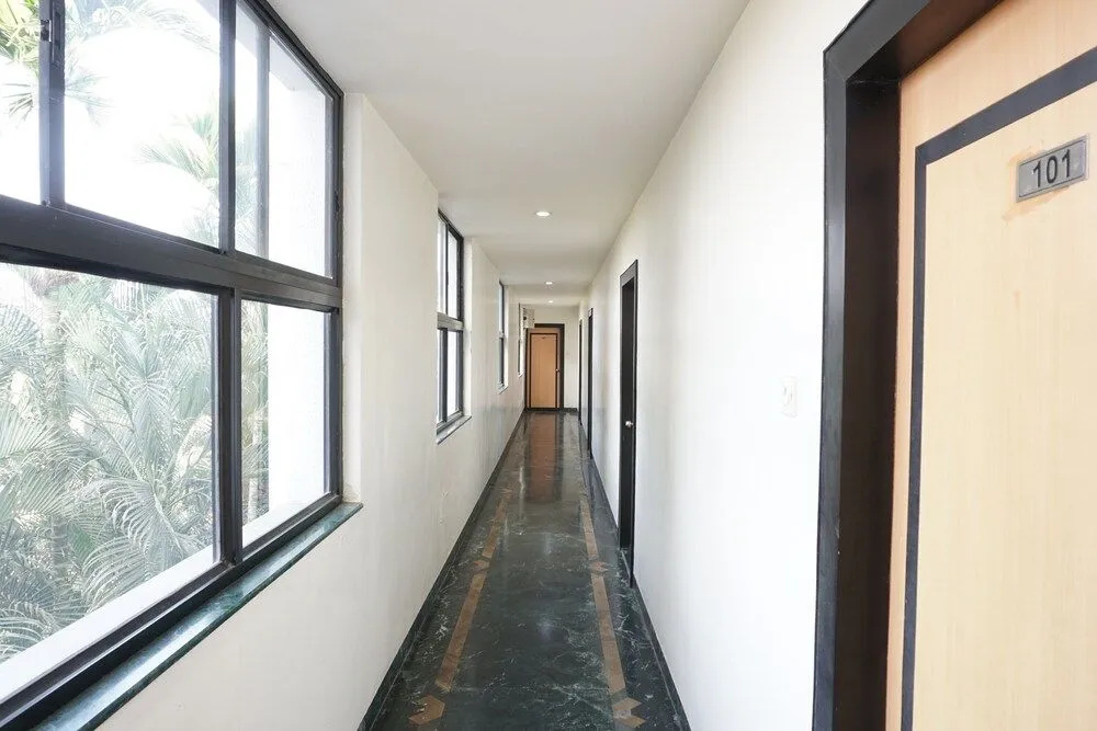 OYO 24487 Hotel Raj Regency