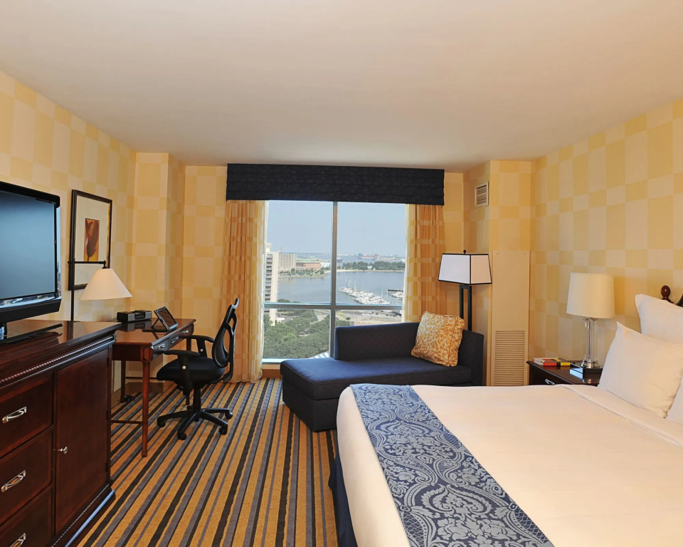 Renaissance Portsmouth-Norfolk Waterfront Hotel