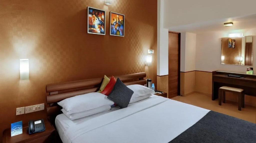 Sandalwood Hotel & Suites