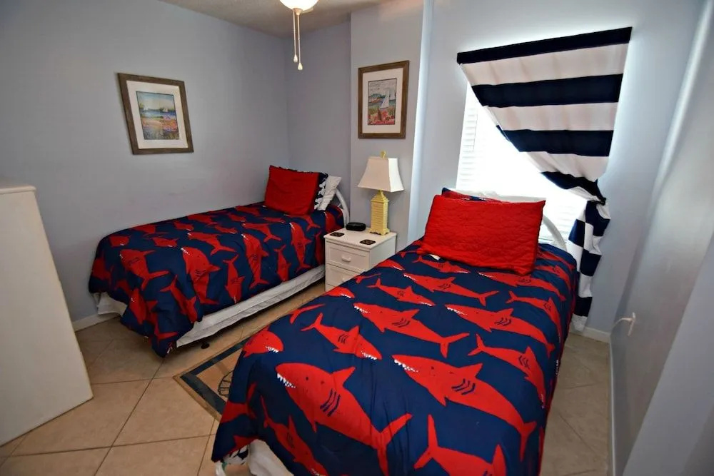 Surf Side Shores 2706 by RedAwning