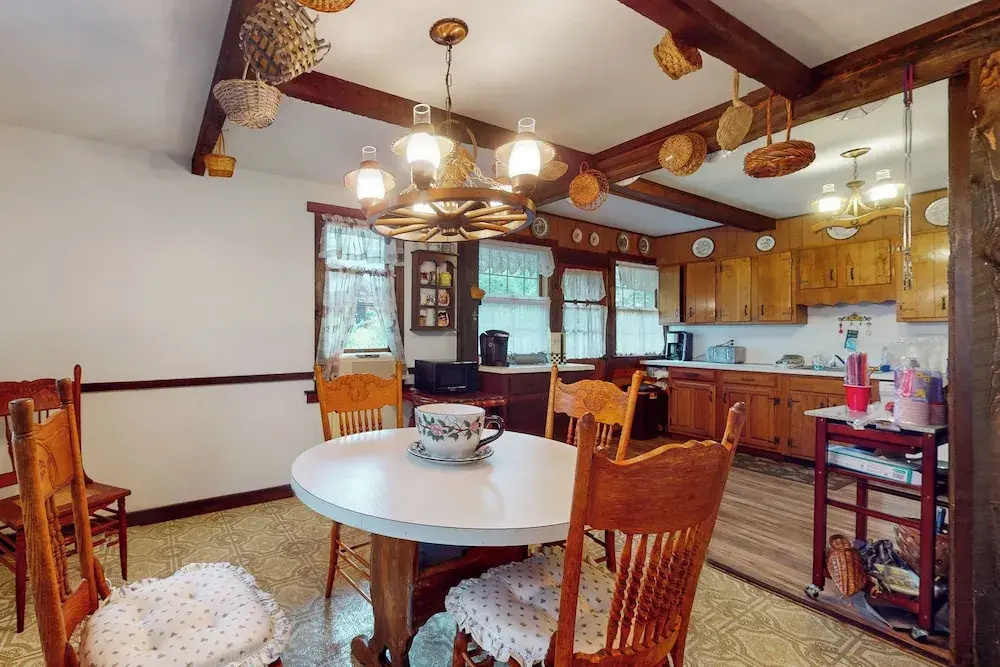 3BR Lakehouse w/ Lake Access, Deck & Fire Pit