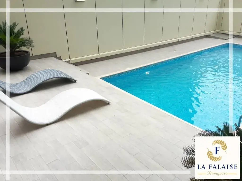 Hotel La Falaise Bonapriso