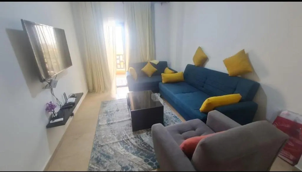 Beautiful 2 bedroom apartment overlooking the sea and swimming pools for recreation and spending time with the beauty of nature