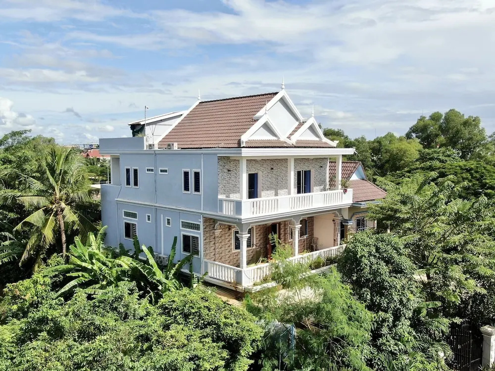 Realkhom Villa