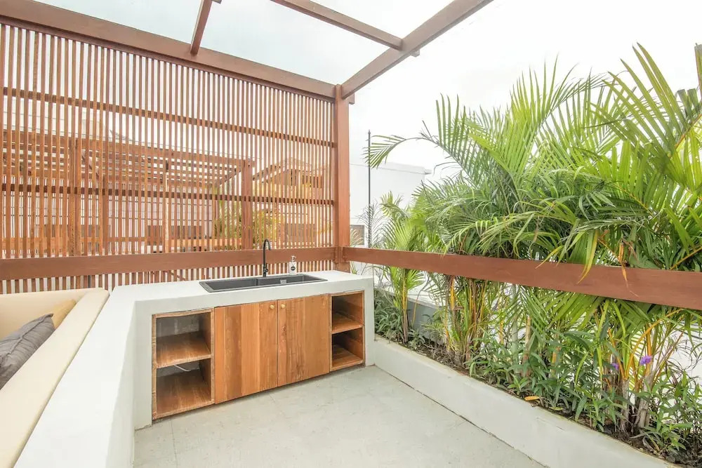 Modern 4BR Canggu Retreat Just 8mins to the Beach