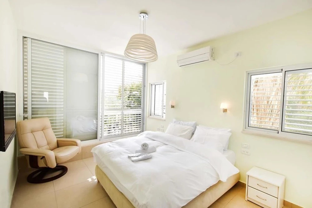 On Gordon Beach-Luxury- Stay at my Place