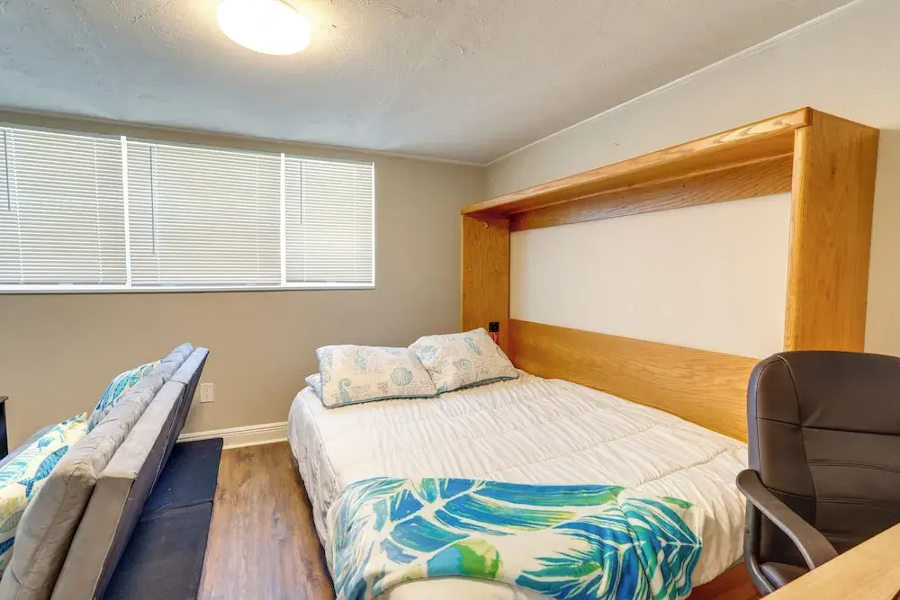 Pet-Friendly Gulfport Home Less Than 2 Mi to Beach