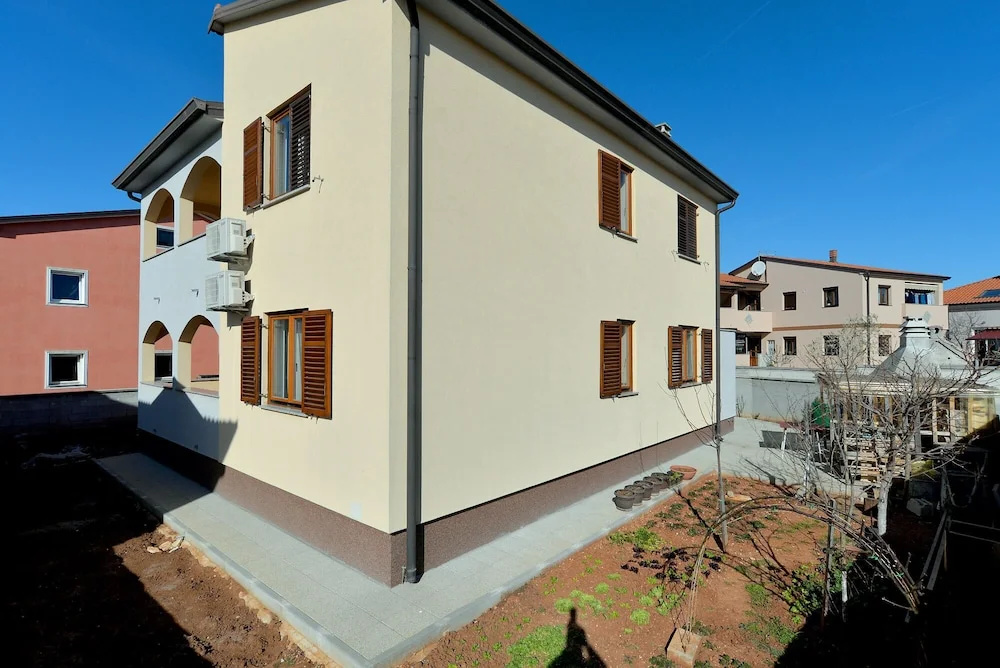 Apartment 1807