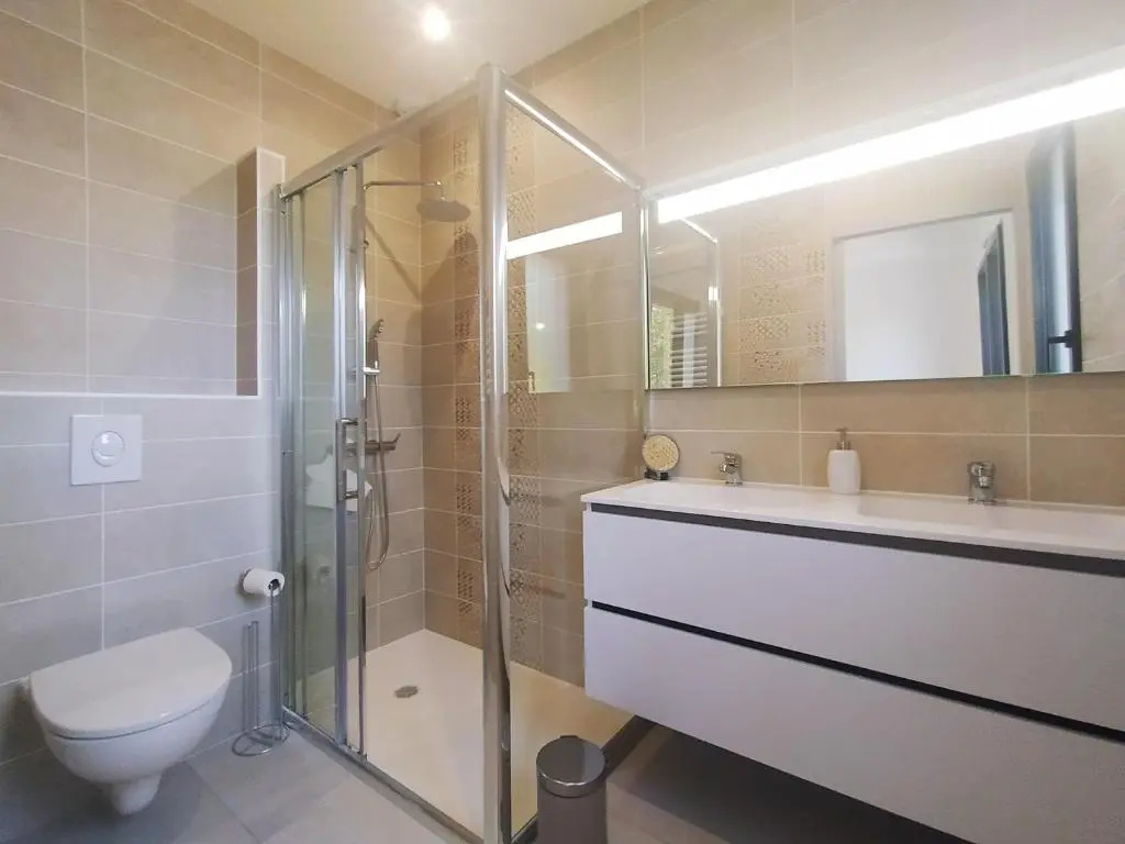Maison Garbay spacieuse parking jardin