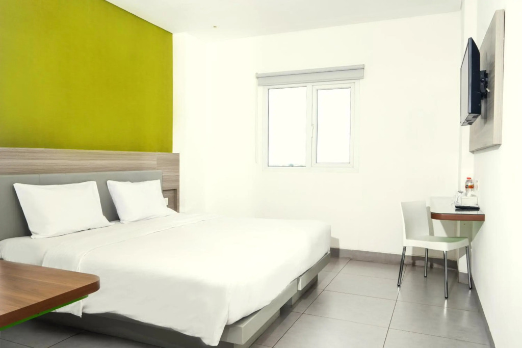 Lynn Hotel Serang