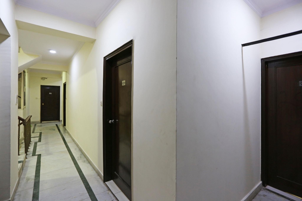 OYO 5382 Hotel Elegant International