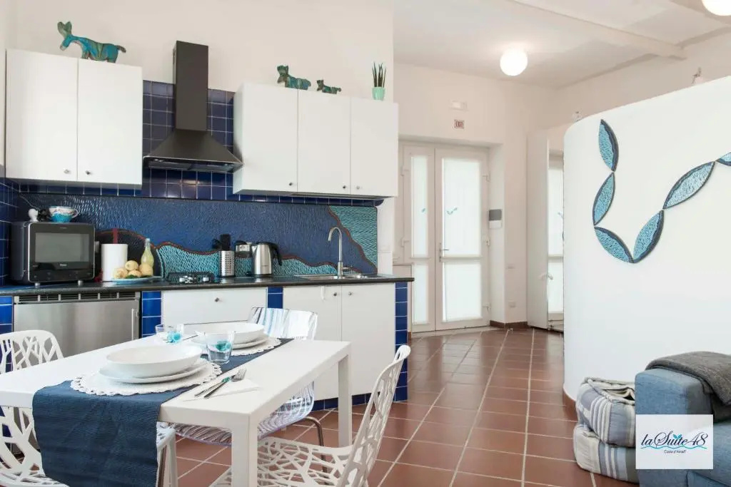 La Suite 48