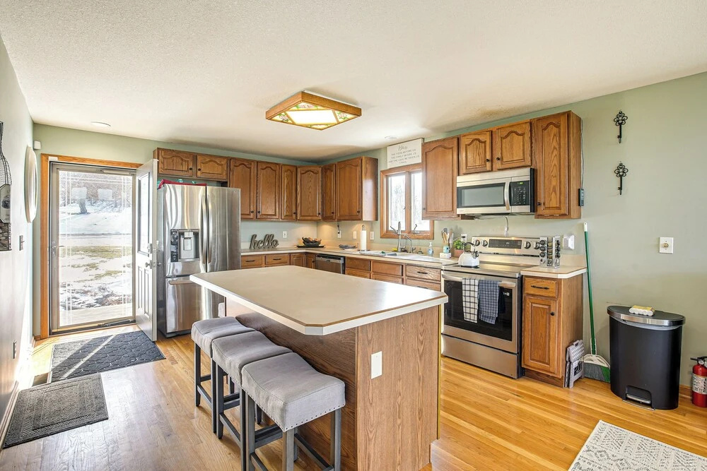 Apple Valley Home, Shared Golf Course On-site