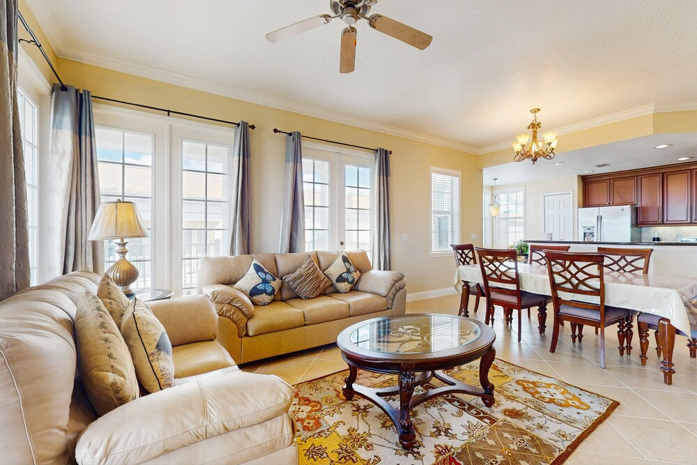 Top-floor 2BR Condo With Golf Course Views, Garage & Reunion Resort Amenities