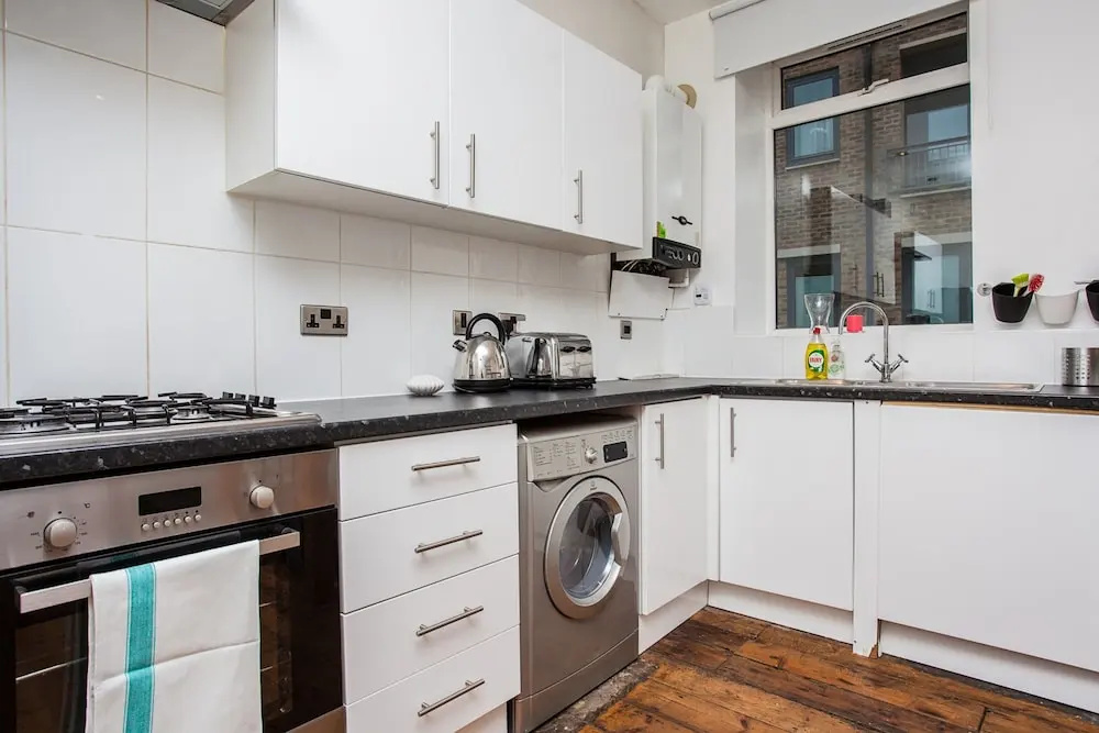Bright &Spacious Family Home near London Bridge