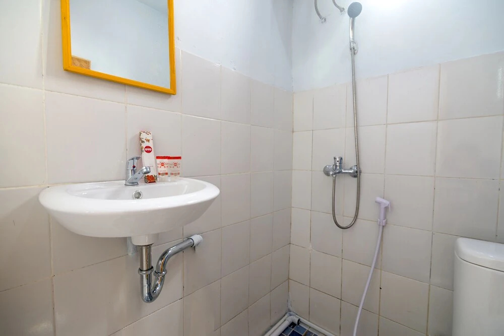 Hm Guest House by OYO Rooms