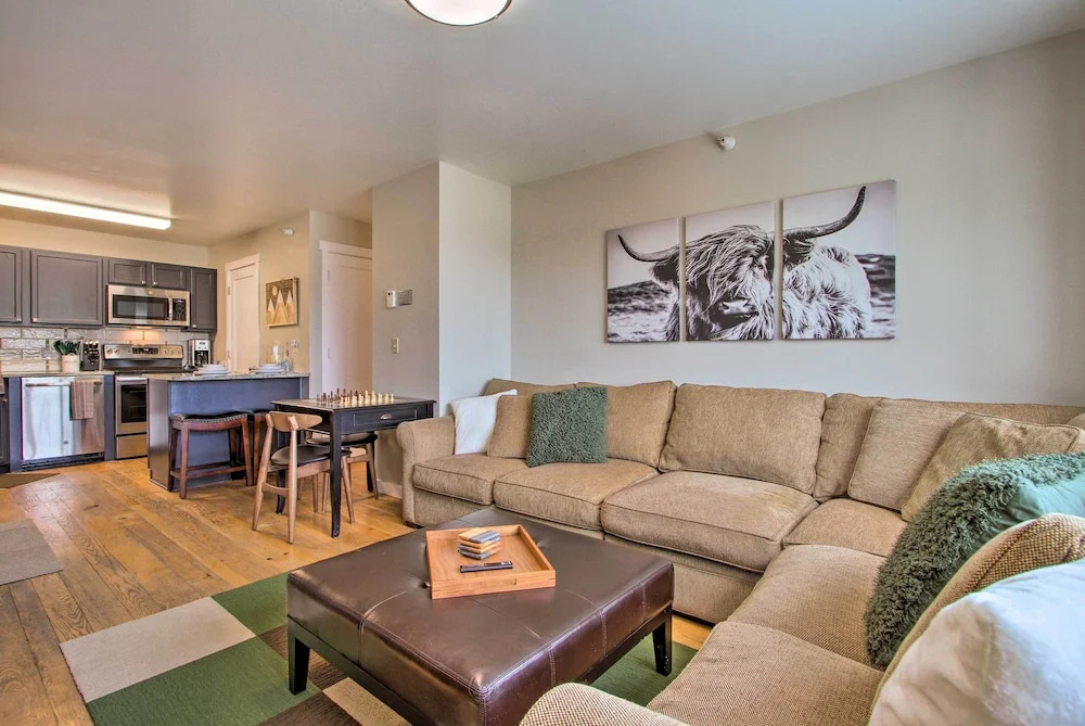 Cozy Montana Condo w/ Walk to Big Sky Resort!