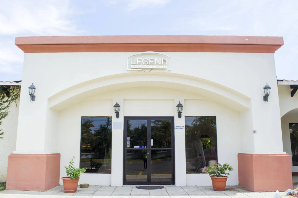 Farallones Hotel