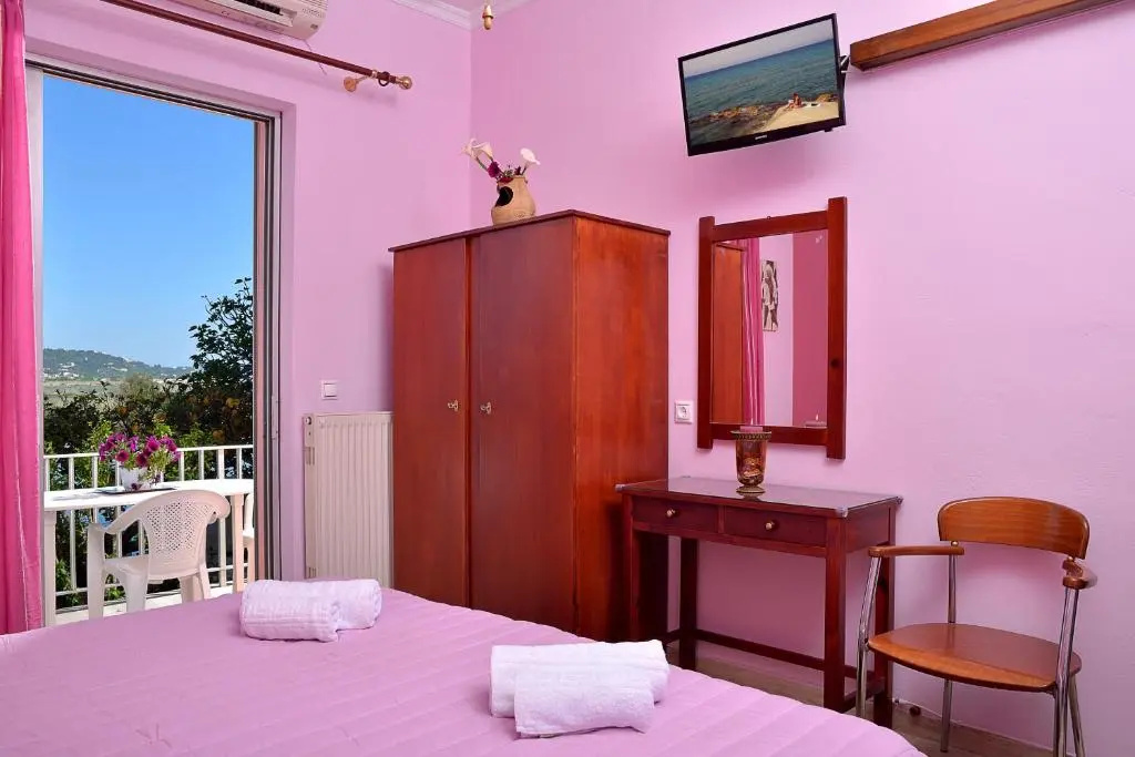 Annas Apartments and Studios - Planespotters Paradise