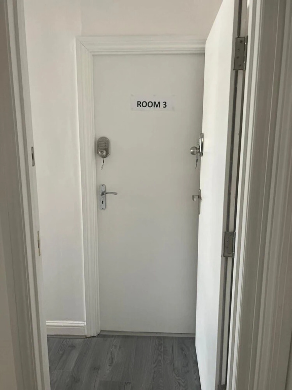 Captivating 2-bed Apartment in Ilford