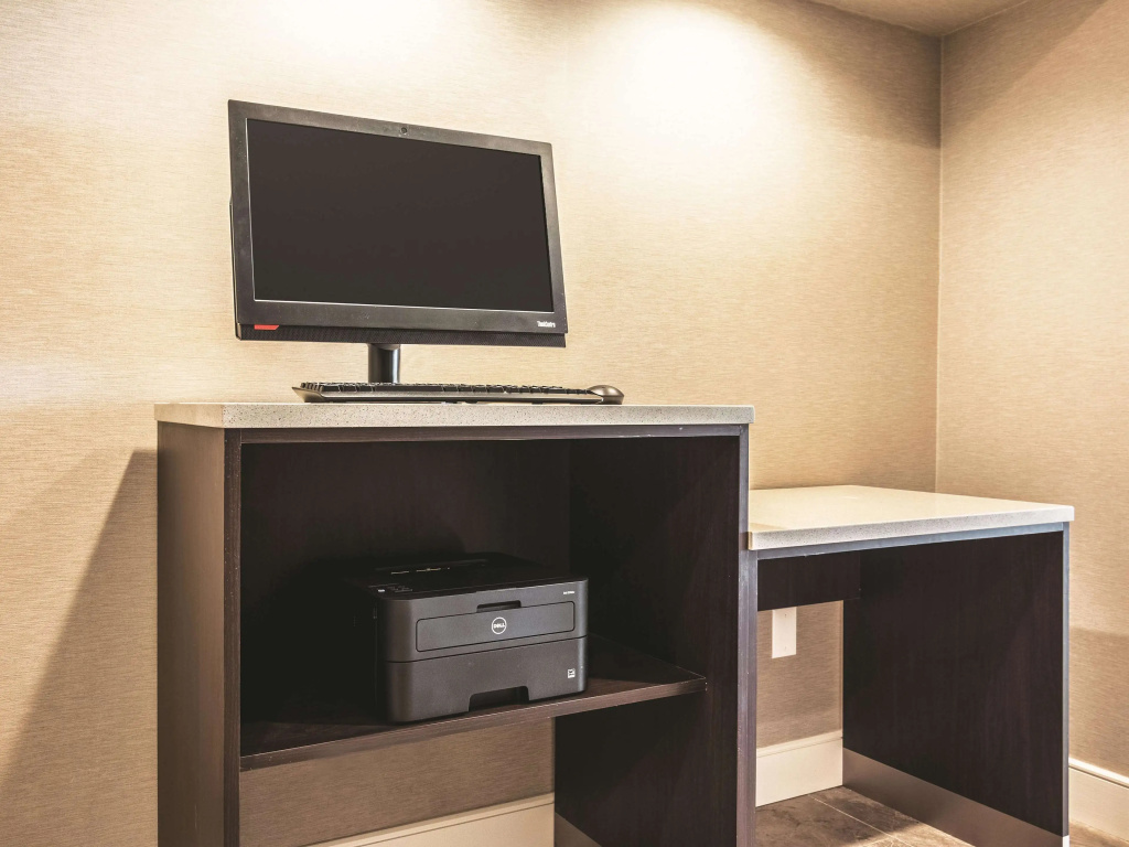La Quinta Inn & Suites by Wyndham Shreveport Airport