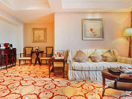 Dragon Dream Hiotel