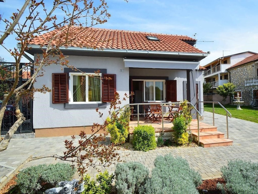 Apartments Anita Tribunj