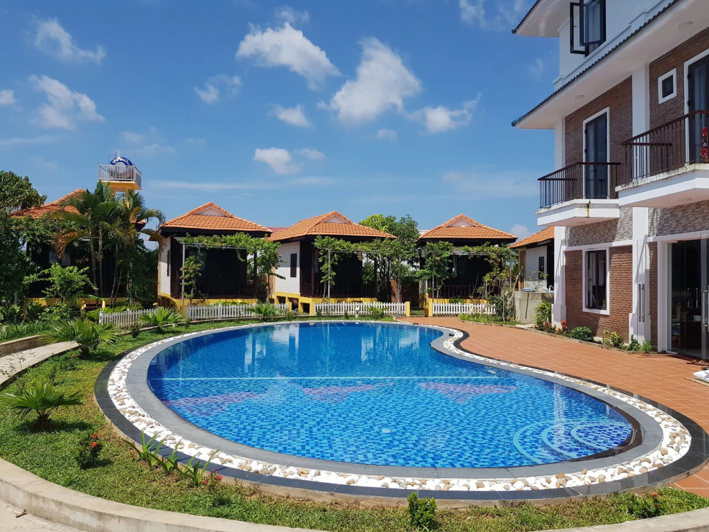 Hung Vuong Resort