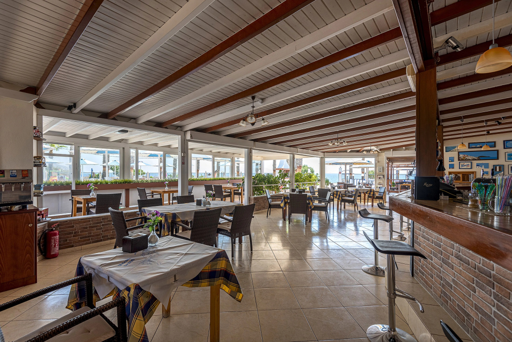 Mammis Beach Hotel