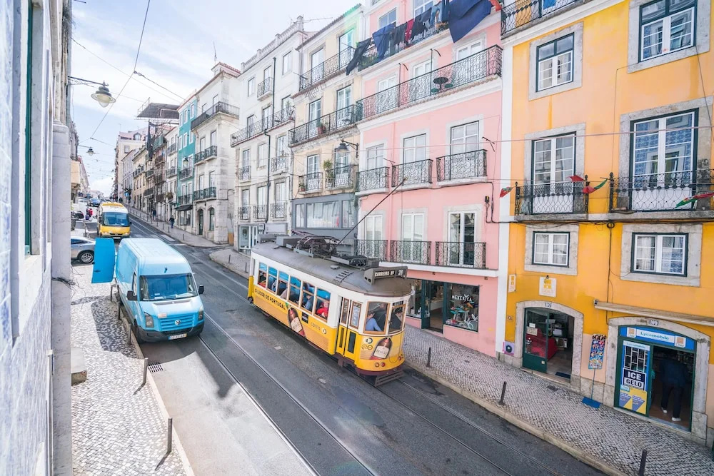 Modern Apartment in Chiado (The Heart of Lisbon) - 2