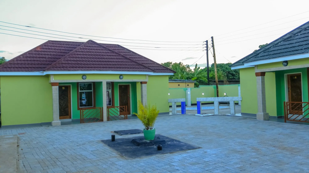 KM Executive Lodge