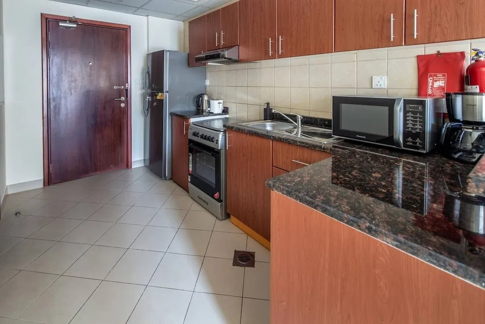 Lovely 1BR in Sports City With Golf Course Views!